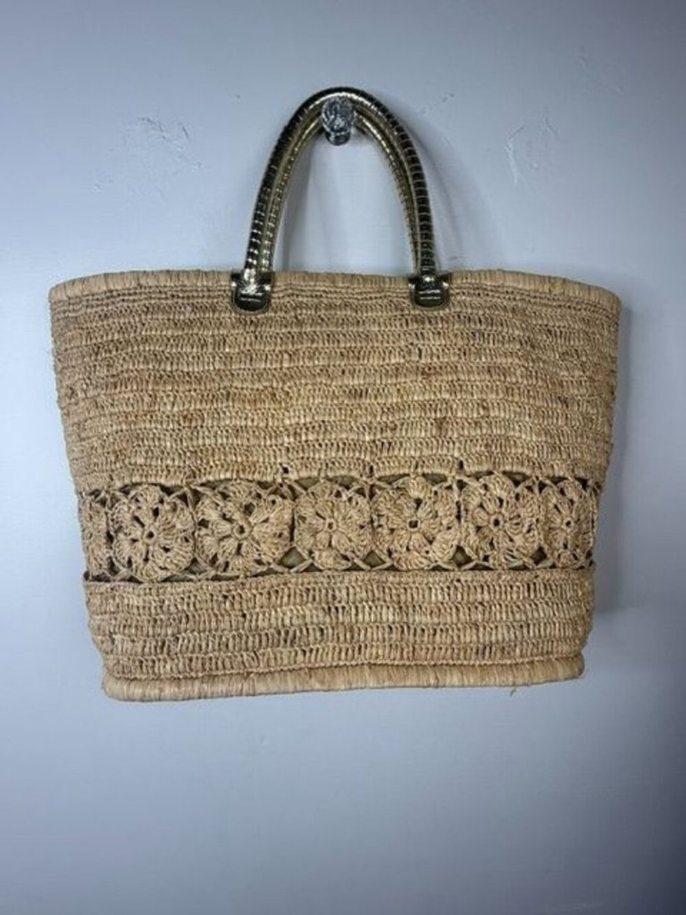 Lilly Pulitzer RIVIERA Woven Straw Tote Bag Rolled Gold Handles & Tassel Charm - Picture 4 of 12